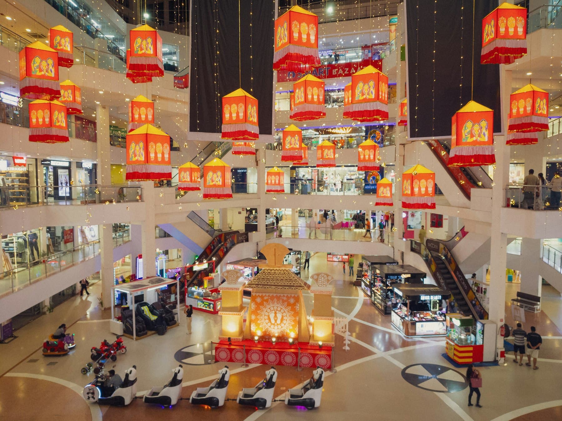 Intérieur de commerce moderne et chaleureux